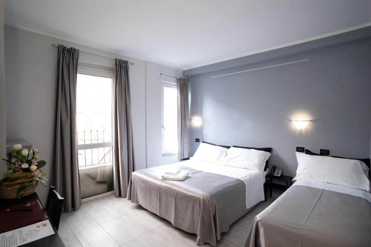 J Hotel Orbassano Esterno foto