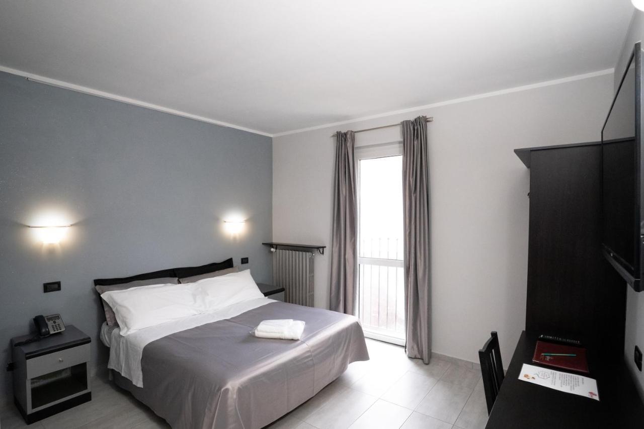 J Hotel Orbassano Esterno foto