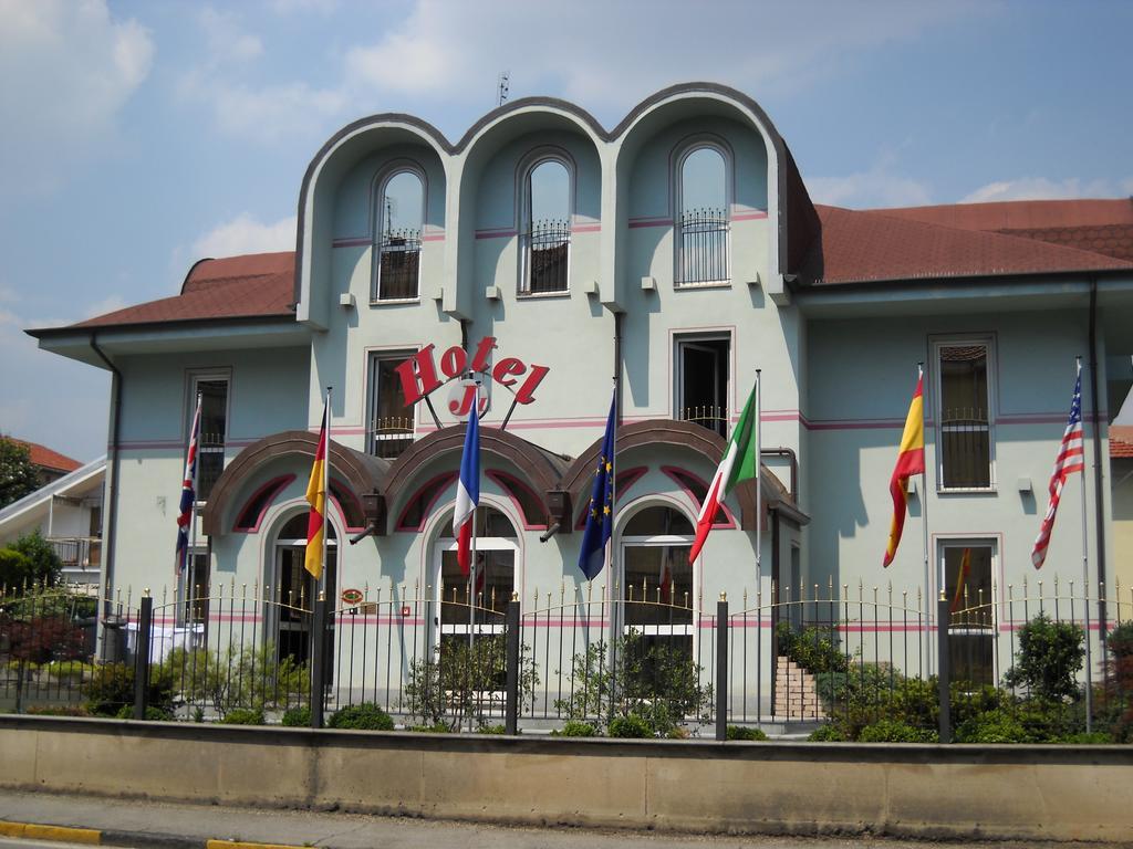 J Hotel Orbassano Esterno foto